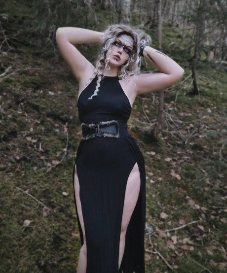 Michelle Nicoletiley nude star gallery