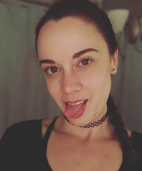 slut4sativa hot star images