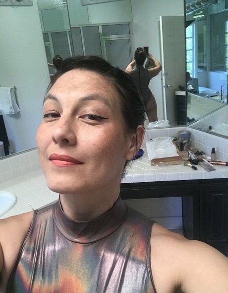 onnaloves model nude galleries