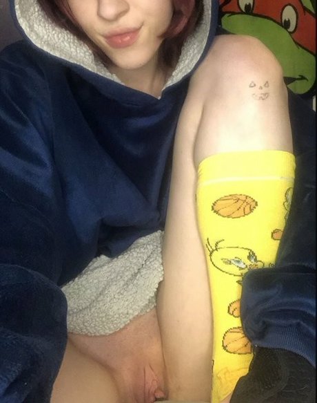 tinyrealhuman nice model image