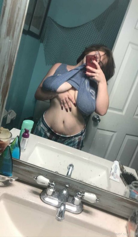 lil succubi nude model pictures