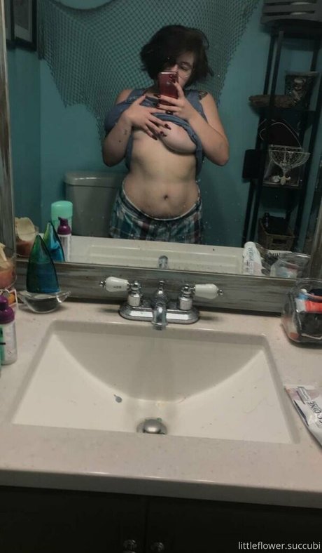 lil succubi beautiful actress picture