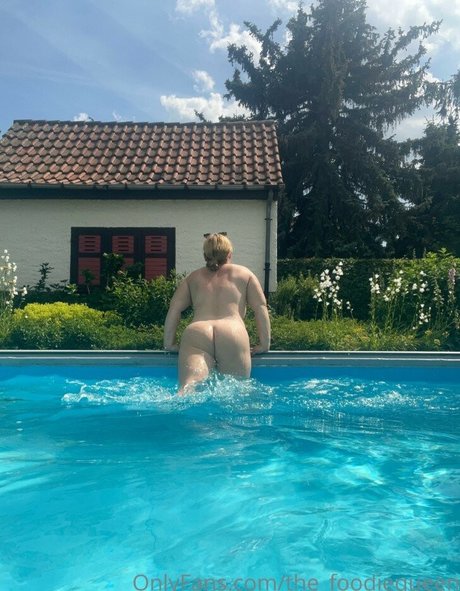 the foodiequeen naked actress image