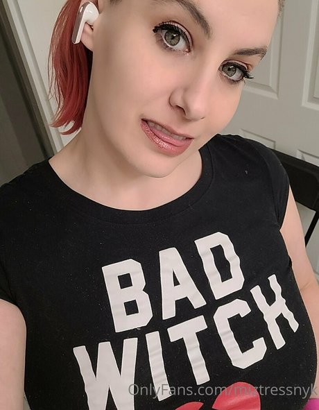 miztressnyk model adult pic