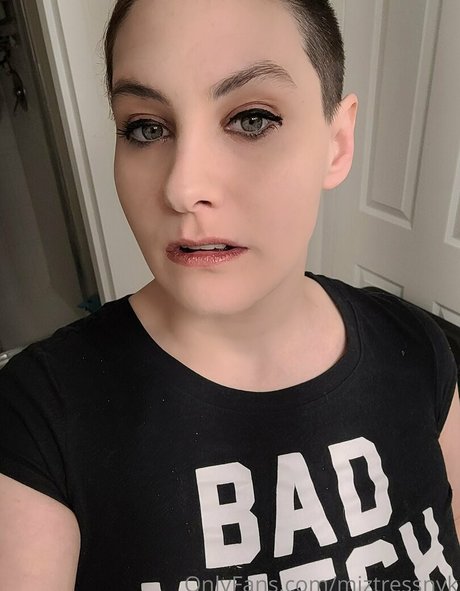 miztressnyk pretty actress photo