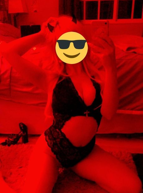 pinkharm perfect model pic