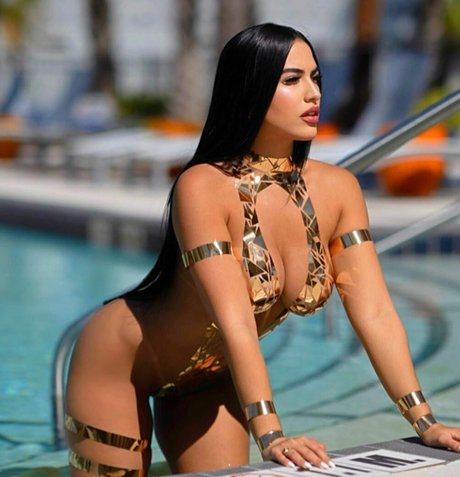 Melany Fernandez star adult pics