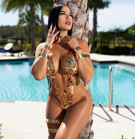 Melany Fernandez nice model pic