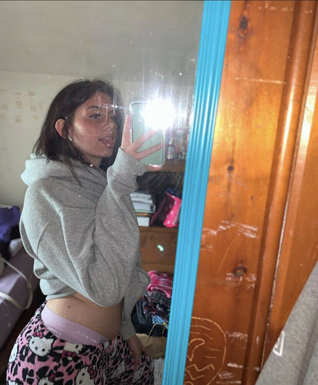 Sierraaa03 pornstar hot pic