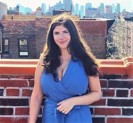 Emily H Barry naked actress img