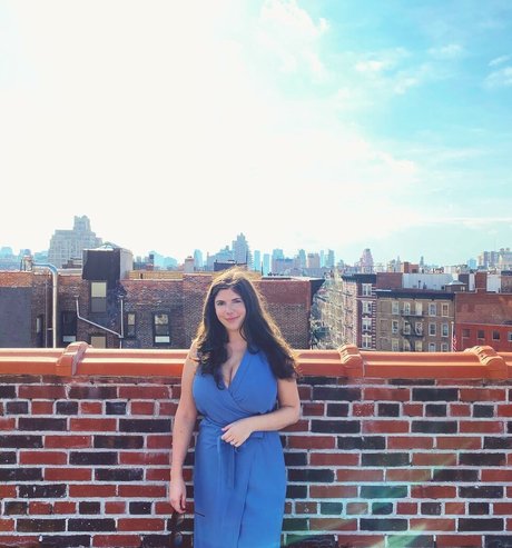 huge shemale onlyfans beautiful naked image