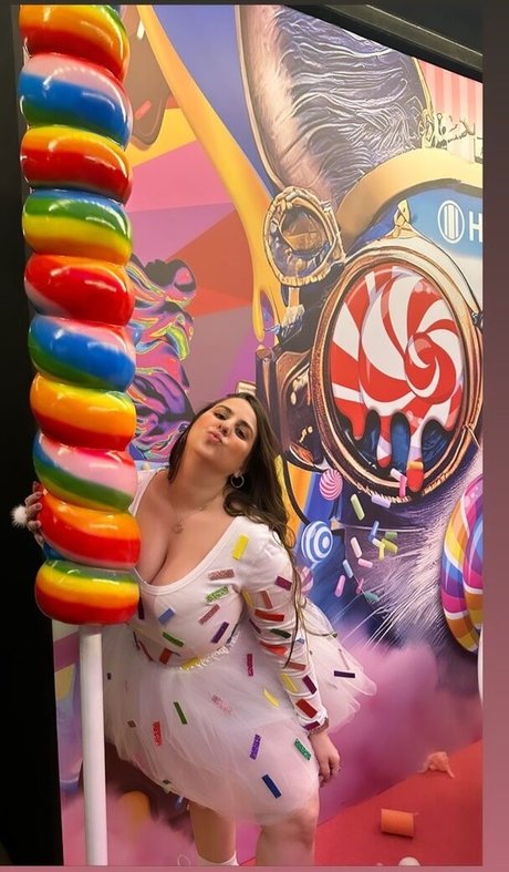 Sapir Sol pornographic actress picture