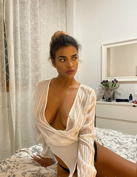 lovingzoe pornstar pretty picture