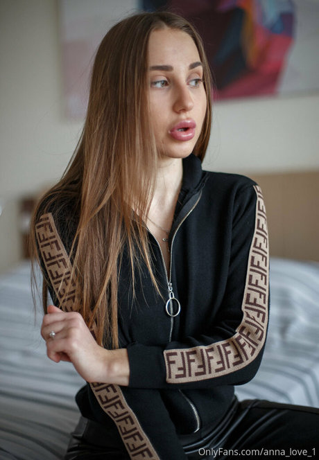 anna love 1 hot model photos