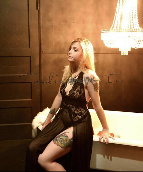 dawnae marie hot actress archive