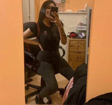 BambiAfterDark model pretty pictures