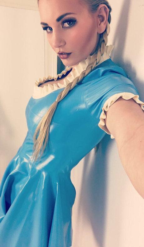 Beyla Hughes star naked archive