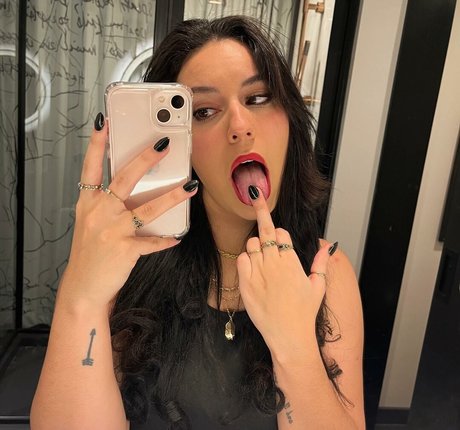 Larissa Cambusano pretty star image