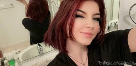 Crazy Babysitter star free pictures