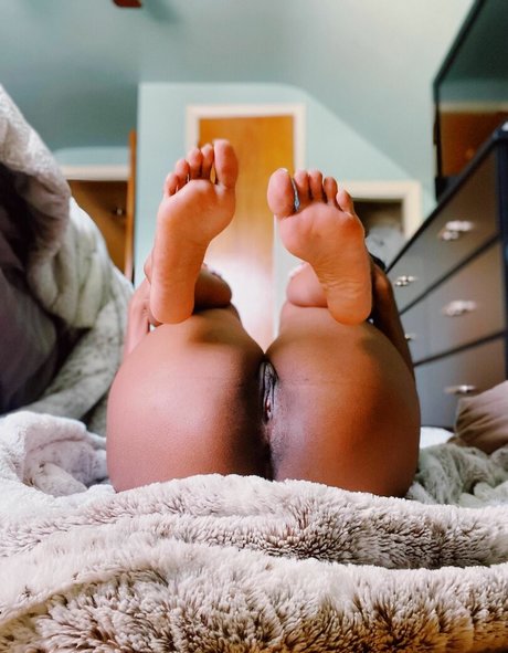 MiaMoore2000 art actress picture