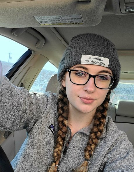 Anastasia Grace exclusive actress pictures