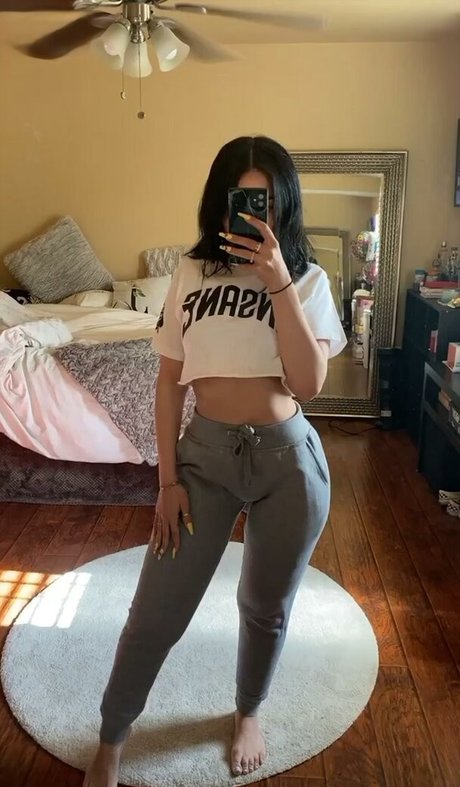 jo ashh model top images