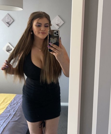 Molly Georgia Leach model adult gallery