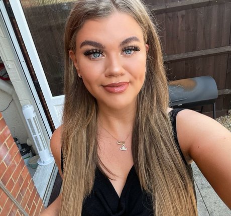 Molly Georgia Leach perfect actress photo