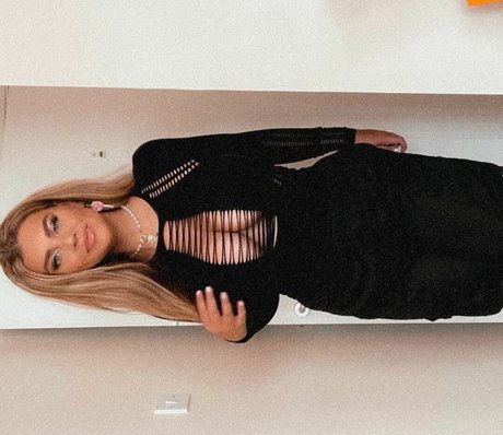 Molly Georgia Leach star sex picture