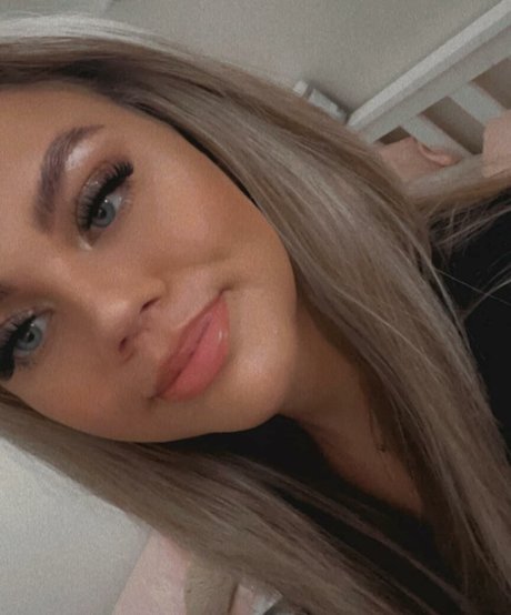 Molly Georgia Leach star erotic pic