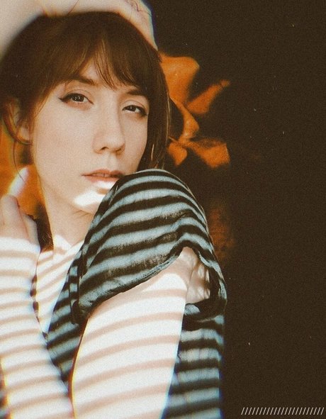 freemoralia model naked images