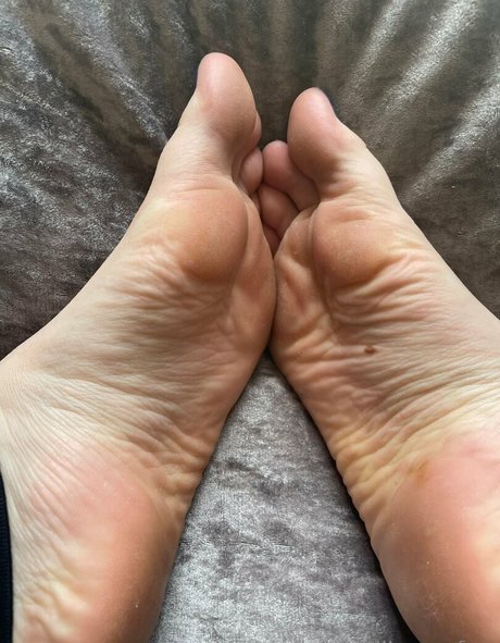 elliemaesfeet sexy model gallery