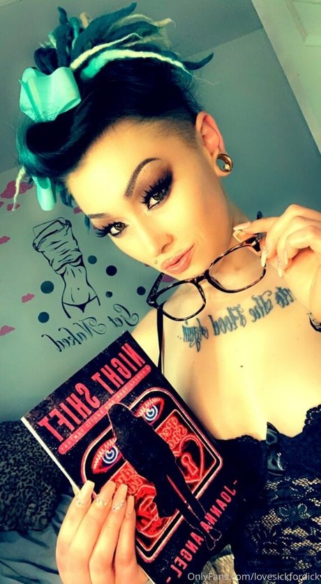 lovesickfordick pornstar erotic galleries