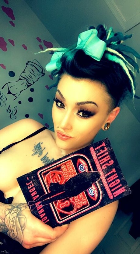 lovesickfordick pornstar pic