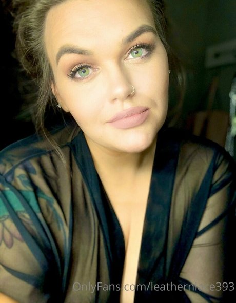 leathernlace393 xxx actress pic