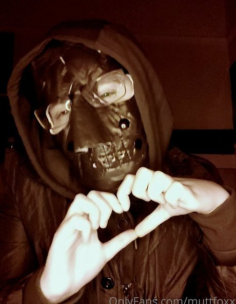 muttfoxx exclusive star images