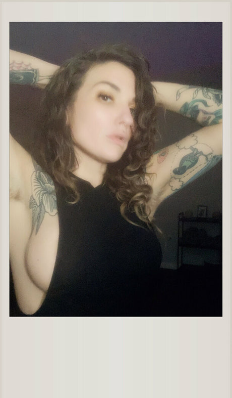 thesmuttymystic star nudes photo