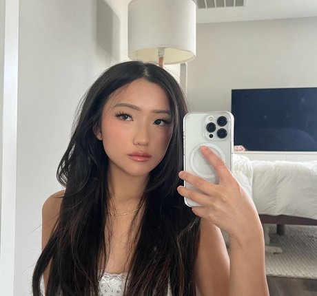 godessjny hot actress picture