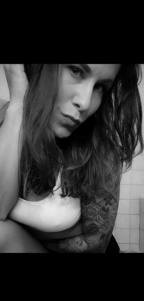 Amwysoc model art pic