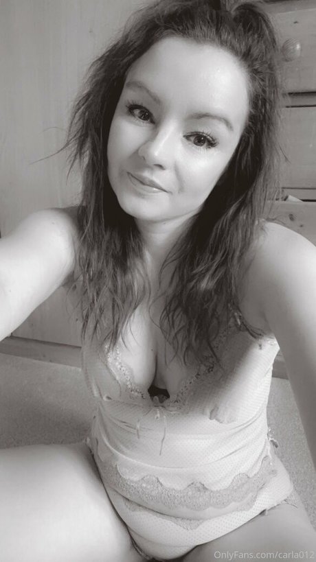 carla012 hot actress image