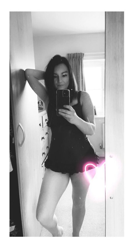 carla012 star erotic picture