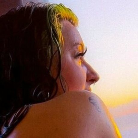 bigb00dyjoody porn model pic