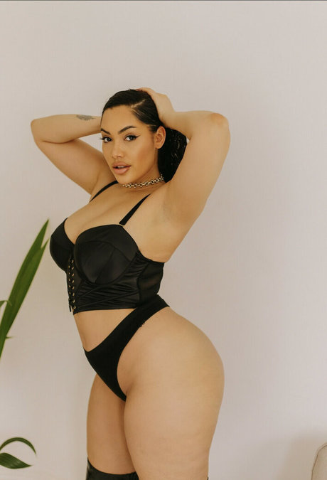 parisxhk sexy actress photo