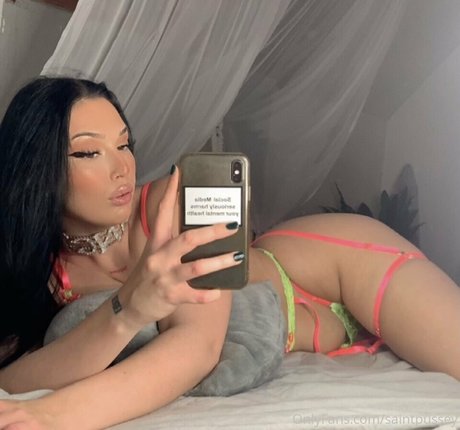 Saintpussey pornstar xxx photo