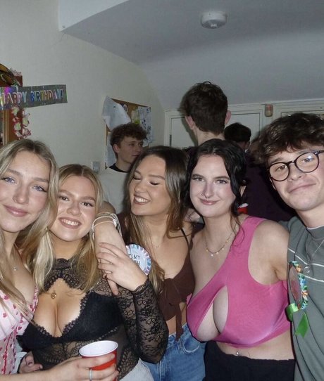 Alice S pornstar adult image