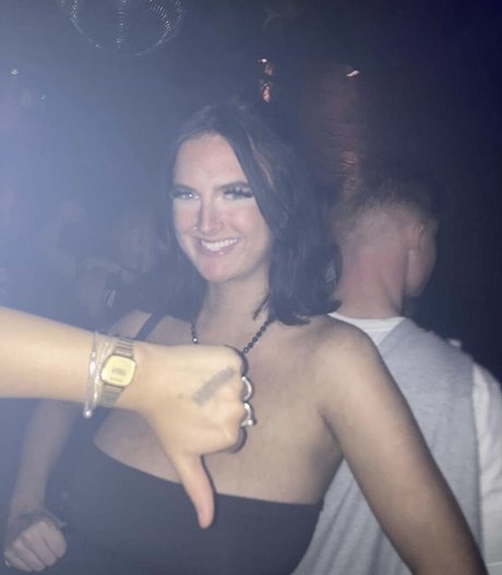 Alice S erotic pornstar pic