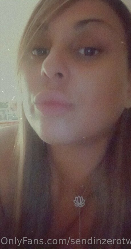 sendinzerotwo sex model photo