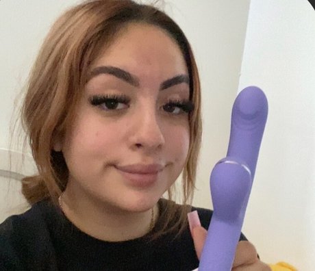 Shoneyy pornstar high quality image