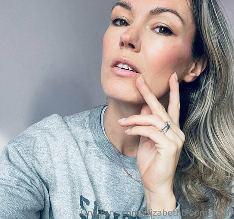 elizabethbloom yeah adult model galleries