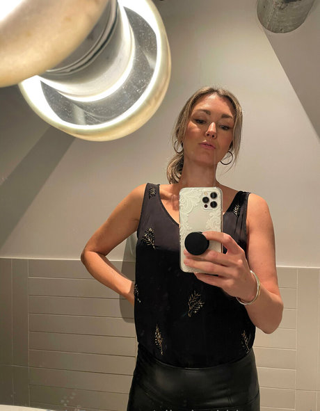 elizabethbloom yeah pornstar adult image